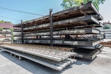 Strop Teriva produkowany przez MATBUD — gotowe belki i pustaki H21 na palecie